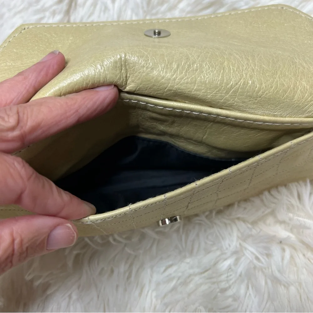 Vintage Stunning R&Y Augousti shell Clutch